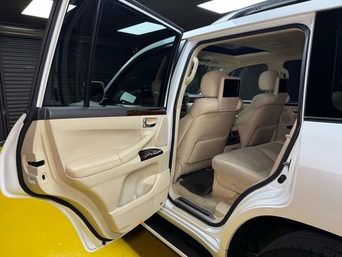 Used 2013 Lexus LX 570 4WD image 21