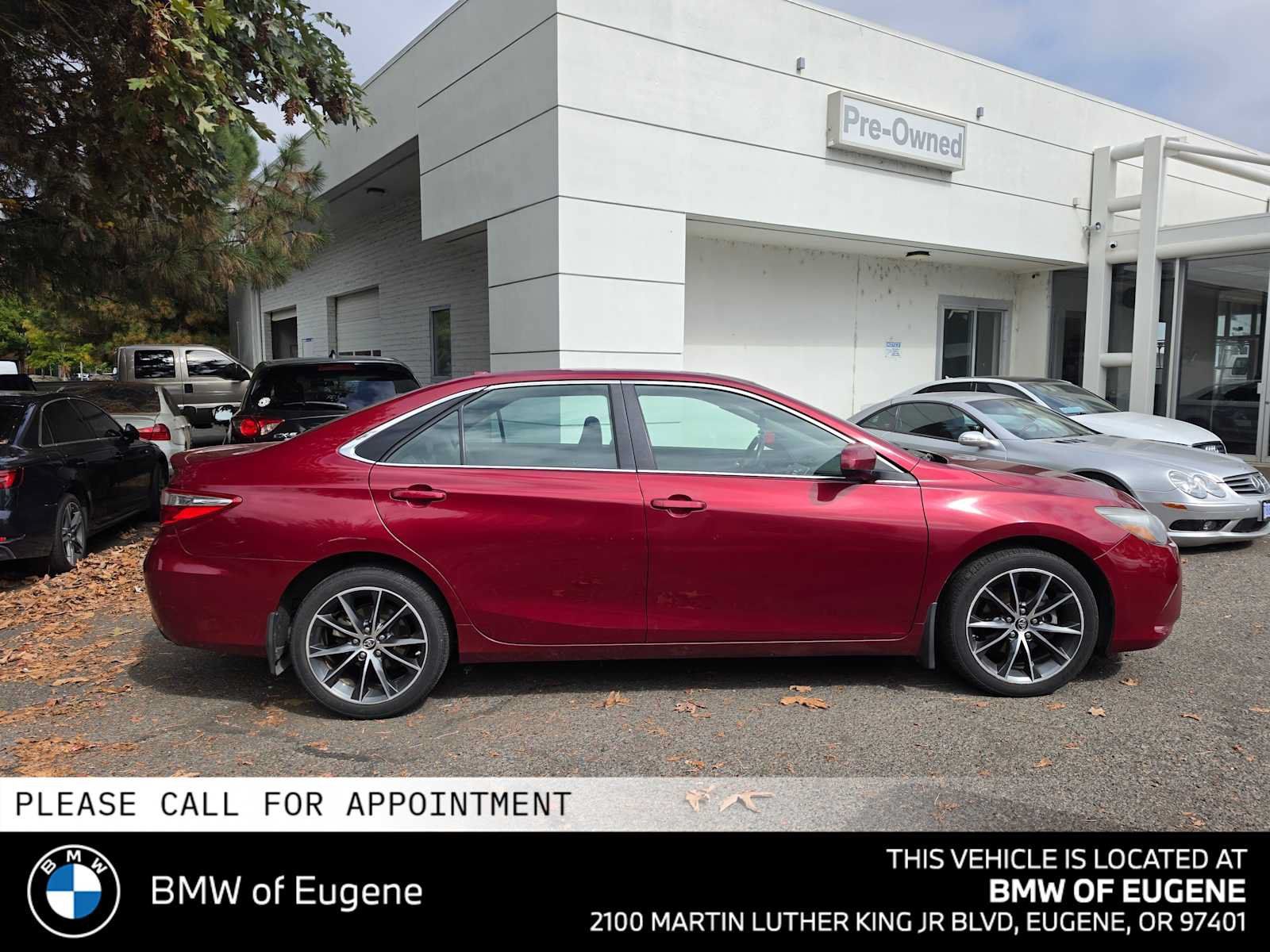 Used 2015 Toyota Camry XSE w/ Moonroof Package FWD image 2