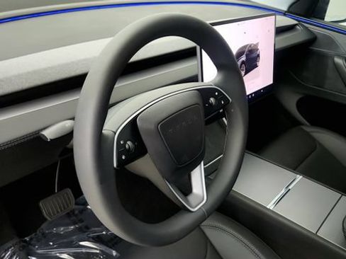 Used 2026 Tesla Model Y Long Range RWD image 61