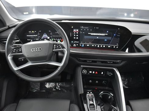 Used 2025 Audi Q5 Premium Plus w/ Premium Plus AWD/4WD image 11