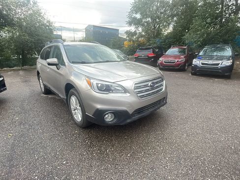 Used 2016 Subaru Outback 2.5i Premium AWD/4WD image 8