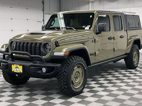 Used 2026 Jeep Gladiator Willys AWD/4WD image 12
