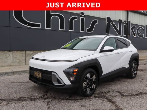 Used 2025 Hyundai Kona SEL image 1