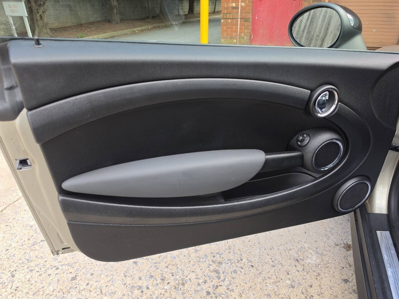 Used 2010 MINI Cooper Hardtop w/ Premium Pkg FWD image 8