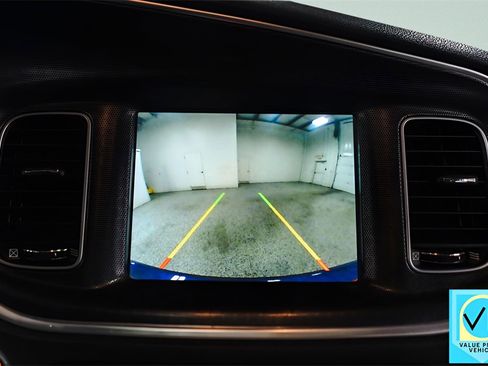 Used 2018 Dodge Charger SXT Plus w/ Driver Convenience Group image 16