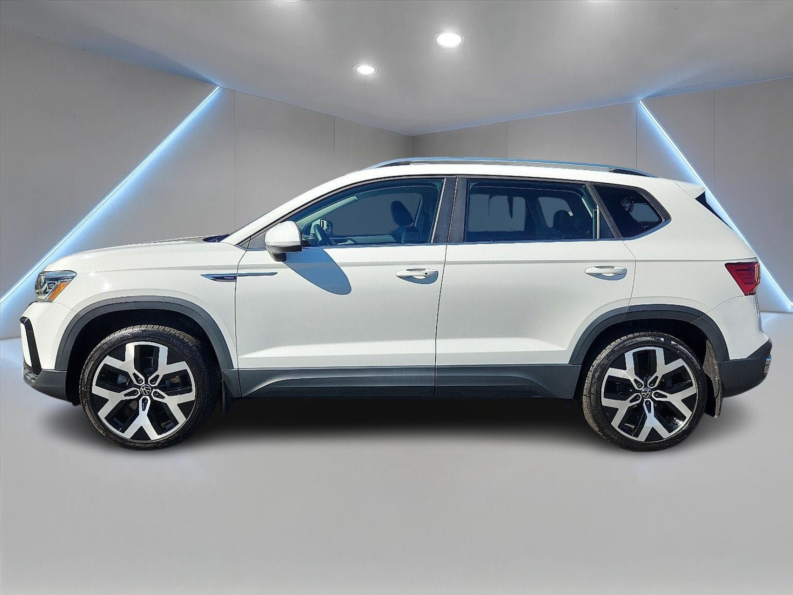 Certified 2022 Volkswagen Taos SEL AWD/4WD image 7