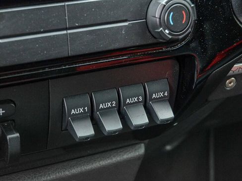 Used 2016 Ford F450 XLT w/ XLT Interior Package image 30