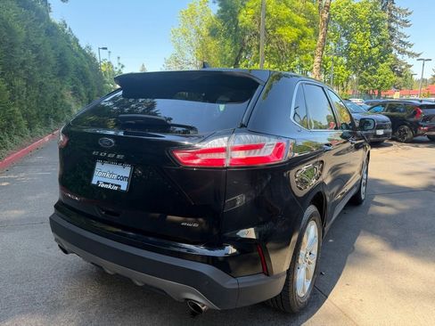 Used 2022 Ford Edge Titanium w/ Equipment Group 301A AWD/4WD image 4