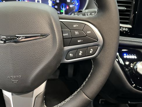 New 2026 Chrysler Pacifica Select FWD image 21