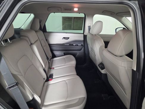 Used 2025 Nissan Pathfinder SL FWD image 31