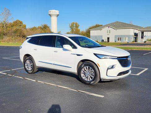 Used 2024 Buick Enclave Premium image 9