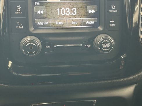 Used 2018 Jeep Compass Latitude image 29