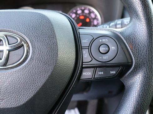 Used 2019 Toyota RAV4 XLE w/ Carpet Mat Package image 33