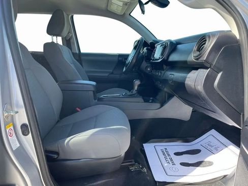 Used 2020 Toyota Tacoma SR image 17