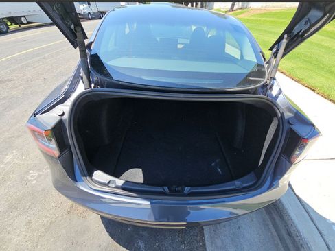 Used 2023 Tesla Model 3 Standard Range RWD image 4