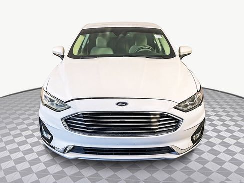 Used 2020 Ford Fusion SE image 2