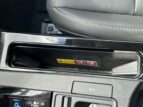 Used 2025 Toyota Prius XLE image 29