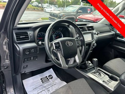 Used 2016 Toyota 4Runner SR5 AWD/4WD image 3