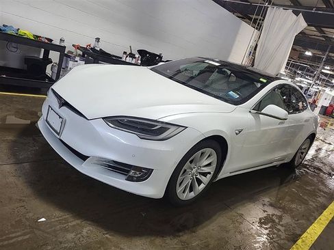 Used 2020 Tesla Model S Long Range Plus AWD/4WD image 3