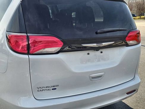 Used 2023 Chrysler Voyager LX FWD image 15