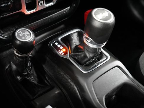 Used 2024 Jeep Wrangler Unlimited Sahara AWD/4WD image 30