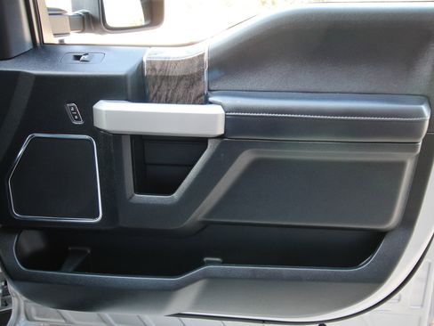 Used 2019 Ford F350 Lariat w/ Lariat Value Package image 37