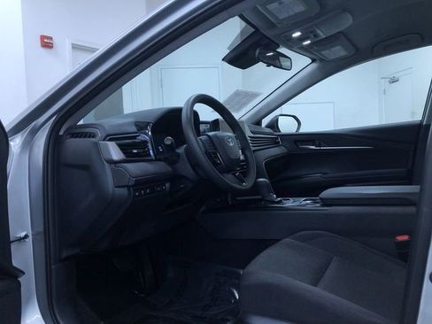 Used 2025 Toyota Camry LE image 11