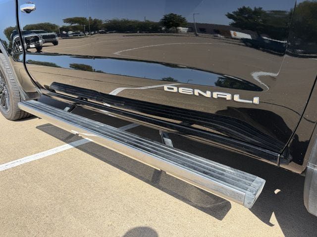 Used 2023 GMC Sierra 1500 Denali Ultimate AWD/4WD image 9