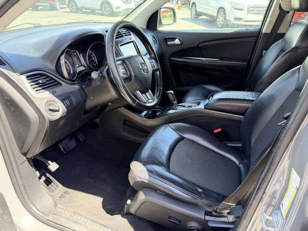 Used 2019 Dodge Journey Crossroad FWD image 12