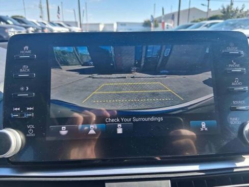 Used 2018 Honda Accord EX image 23