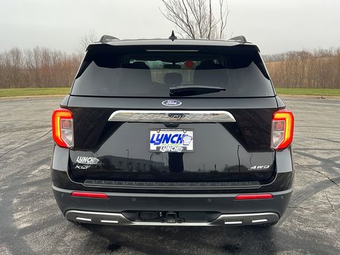 Used 2023 Ford Explorer XLT w/ Equipment Group 202A image 3