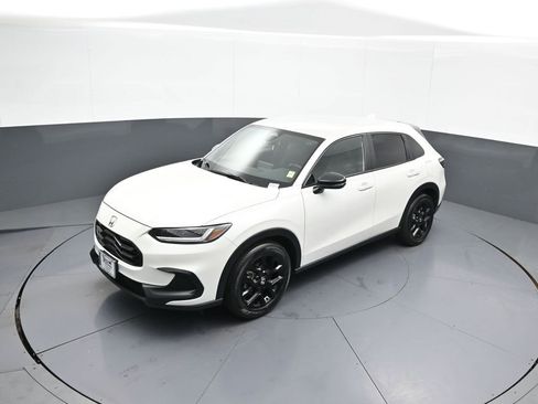 Certified 2024 Honda HR-V Sport image 32
