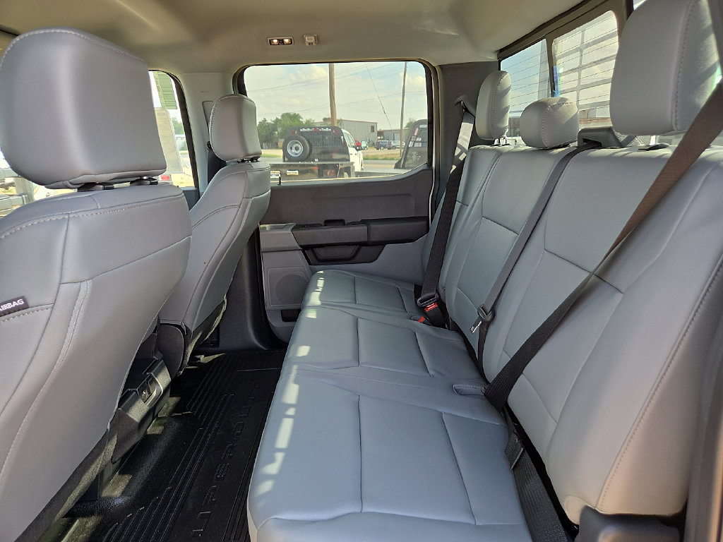 New 2025 Ford F350 XL w/ XL Chrome Package RWD image 17