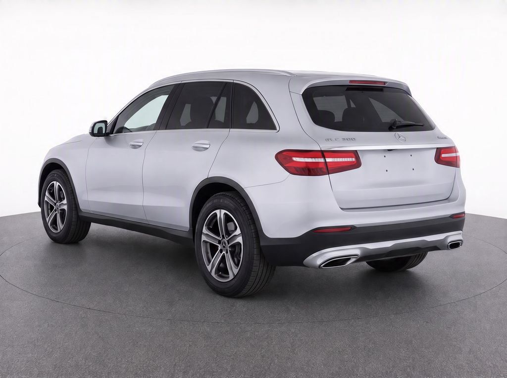 Used 2019 Mercedes-Benz GLC 300 4MATIC image 3