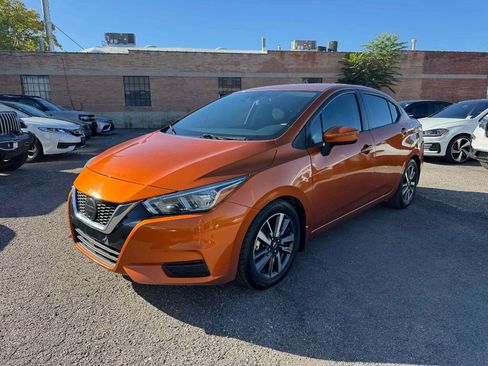 Used 2020 Nissan Versa SV image 3