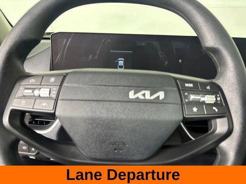 Used 2025 Kia K4 FWD image 11