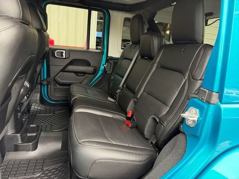 Used 2020 Jeep Wrangler Unlimited Sahara w/ Uconnect 4C Nav & Sound Group AWD/4WD image 13