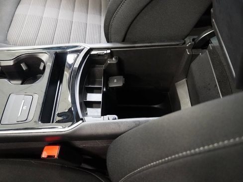 Used 2019 Ford Edge SEL image 23