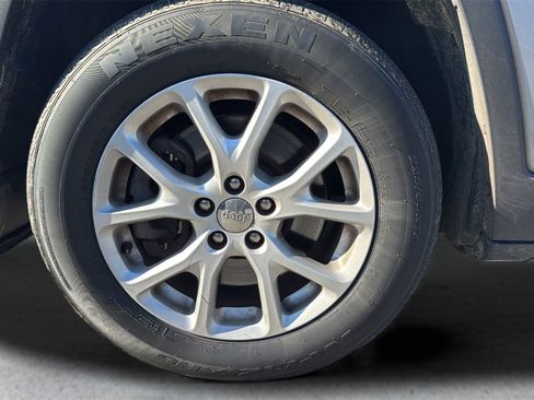 Used 2015 Jeep Cherokee Latitude image 9