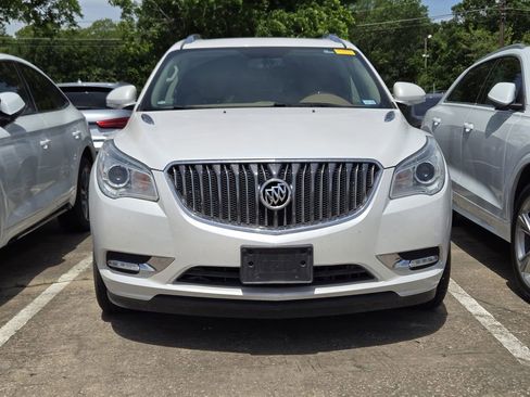 Used 2017 Buick Enclave Leather FWD image 4