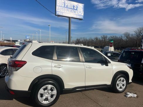 Used 2022 Subaru Forester image 2