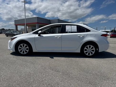 Used 2024 Toyota Corolla LE FWD image 3