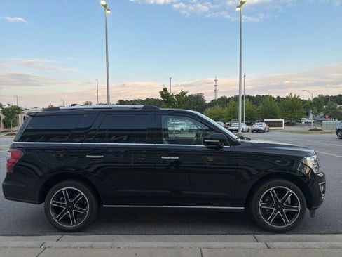 Used 2021 Ford Expedition Limited image 6