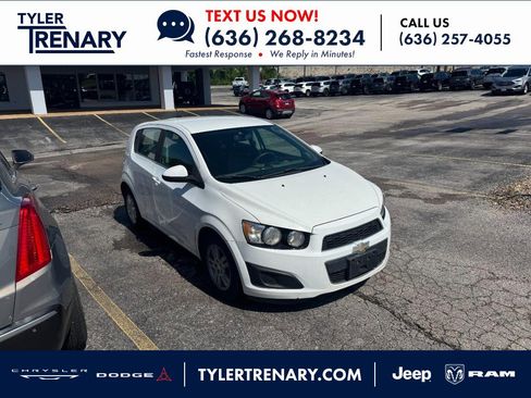 Used 2016 Chevrolet Sonic LT FWD image 1