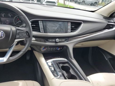 Used 2022 Buick Enclave Essence FWD image 12