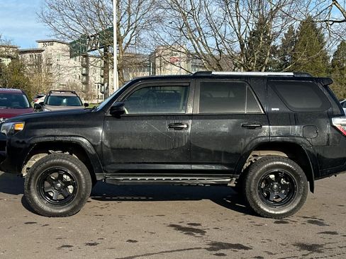 Used 2021 Toyota 4Runner SR5 image 5