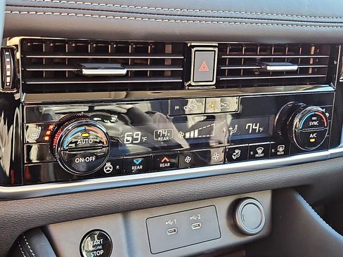 New 2026 Nissan Rogue Platinum w/ Platinum Premium Package image 13