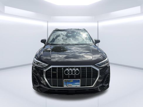 Used 2024 Audi Q3 2.0T Premium AWD/4WD image 2