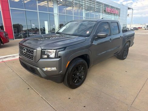 Used 2022 Nissan Frontier SV RWD image 1