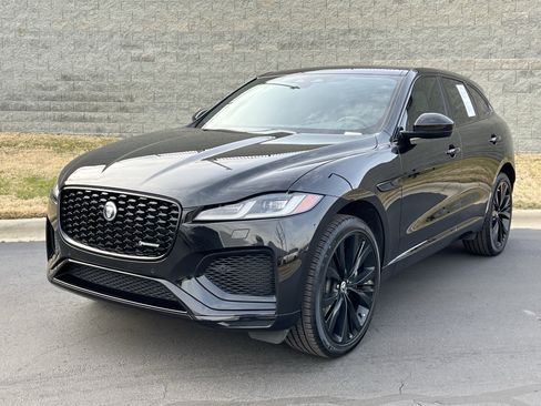 Used 2024 Jaguar F-PACE R-Dynamic S image 2